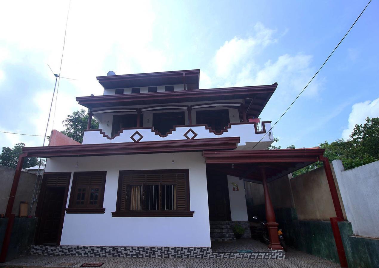 Darshani Hikka Villa Hikkaduwa Esterno foto